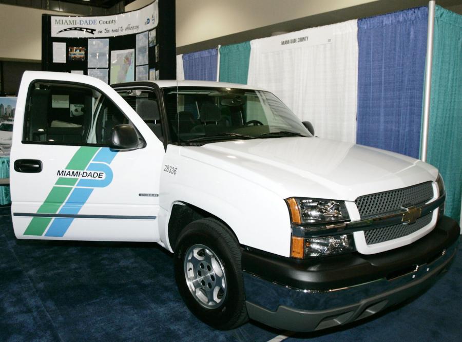  Chevrolet Silverado Hybrid 2004 года  (фото 13 из 24)
